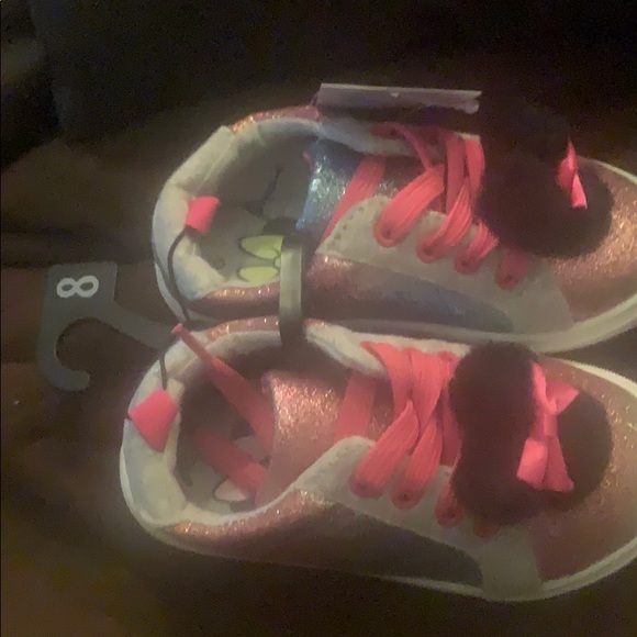 New Junior Minnie Girls Tie Dye Shoes 8 NWT - Picture 1 of 3